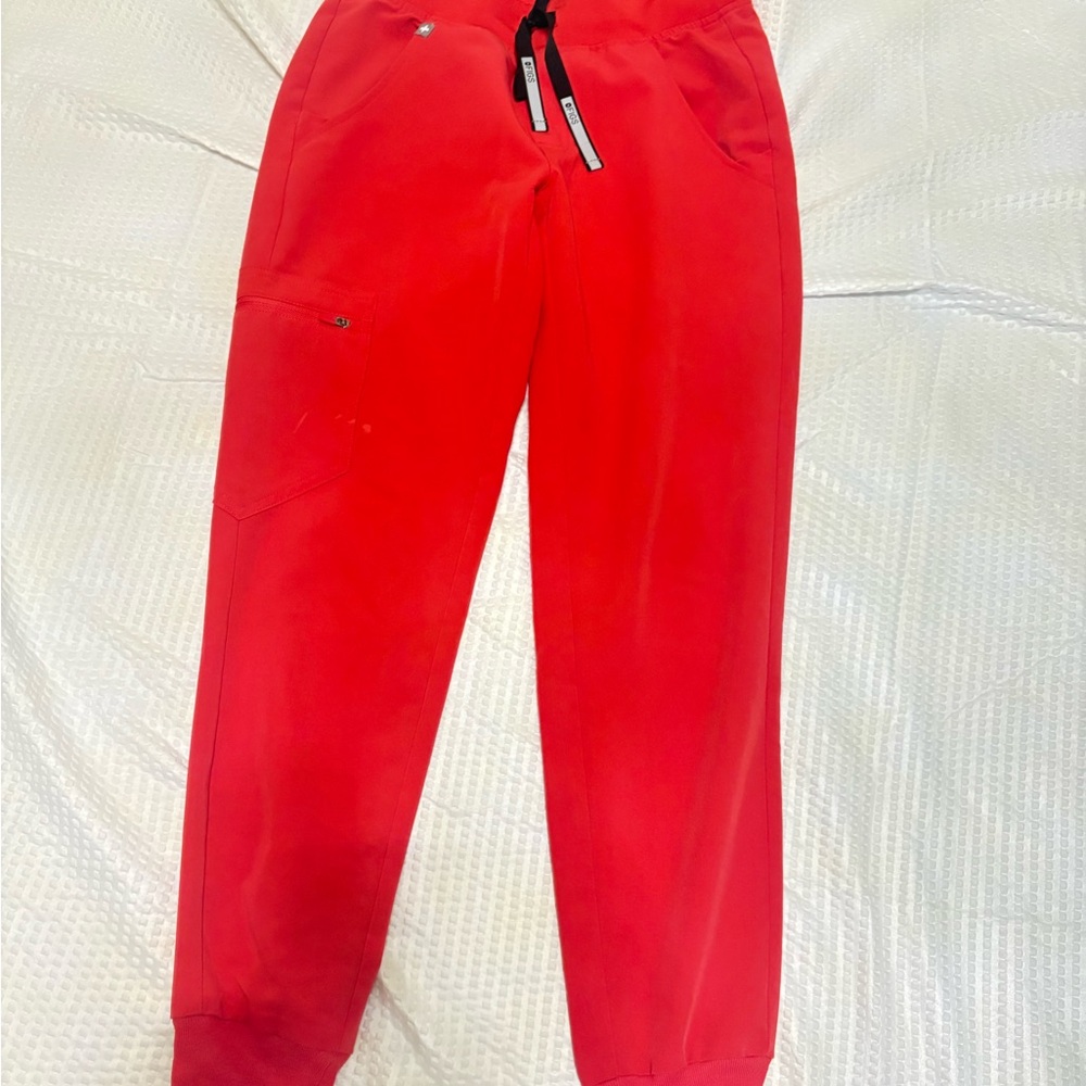 Figs Technical Collection in Vibrant Fiery Coral